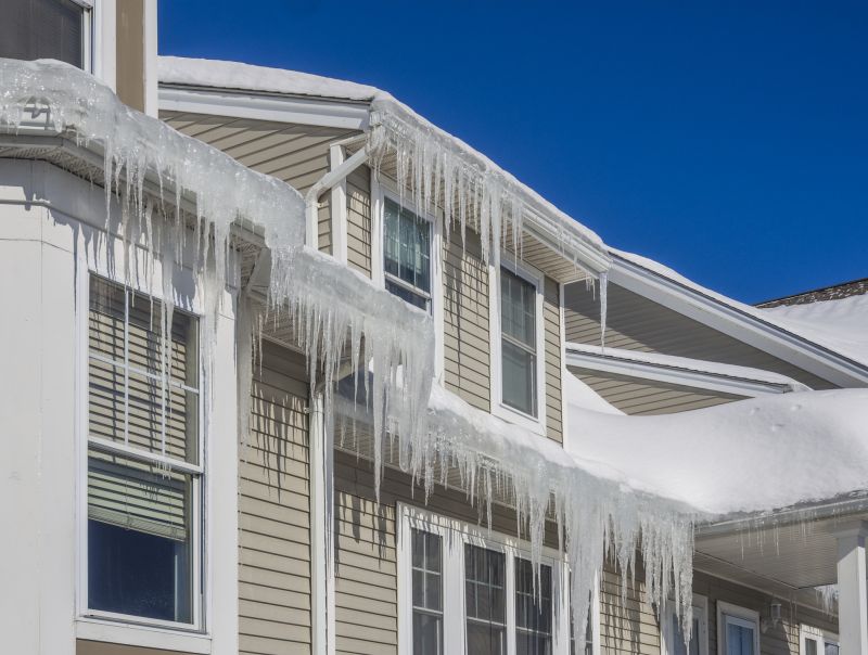Roof Ice Dam Removal in Puyallup, WA
